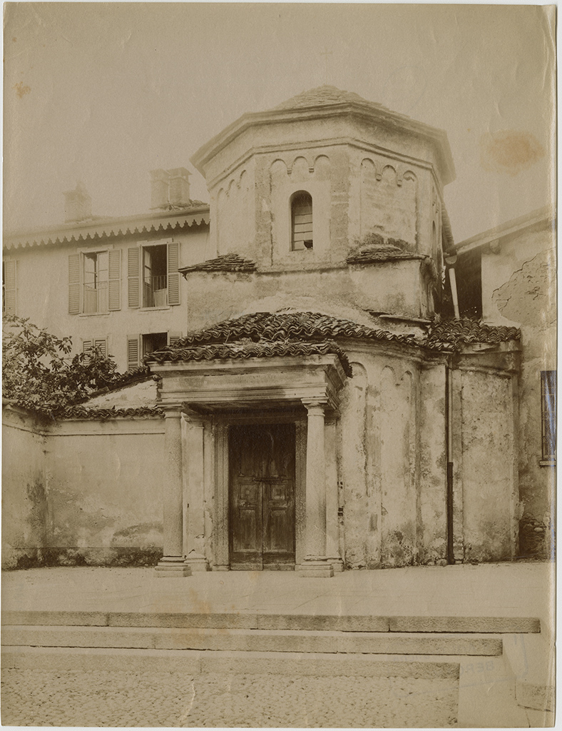 I lavori di restauro del battistero di Mariano Comense